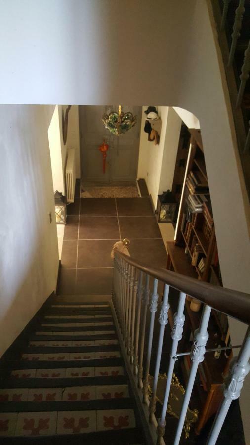 Hotel Manoir En Crau Arles Esterno foto