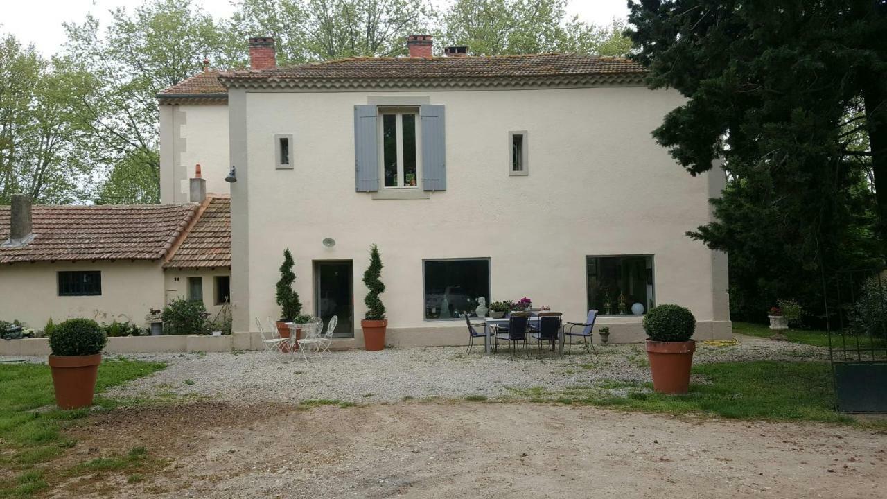 Hotel Manoir En Crau Arles Esterno foto